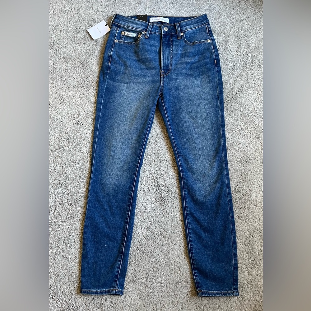 Calvin Klein Women's Straight Leg Jeans - Medium Blue Wash